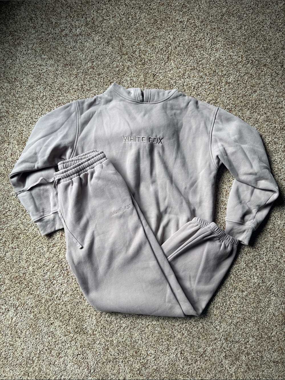 WHITE FOX Women's Cozy Sweatshirt & Jogger Set - Light Brown